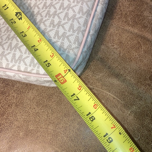 Michael Kors Blush and Cream Laptop Case - Picture 7 of 9